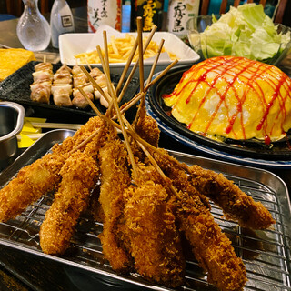 All-you-can-eat and all-you-can-drink early drinking kushikatsu now available! 2500 yen (tax included)