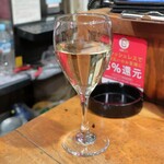 やきとり 正や - ウェルノミで白ワイン