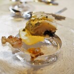 ウシマル - 平目　エンガワ　平目の肝　オリーブオイルと平目出汁とふきのとうのソース　柚子胡椒