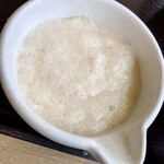 魚沼亭 - 「味とろろ」白いのに味がちゃんと付いてるっ！