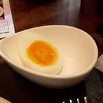 ジョーズバー - 忘れられていたゆで卵（半分）