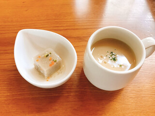 ゆるりの森 - 蕎麦豆腐、京芋のポタージュ