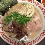 博多長浜らーめん　もりや - らーめん（ハリガネ￥600）これぞド豚骨！美味い！！９７点！！！2012/4/24