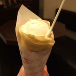 ドナテロウズ - バナナクリームチョコG(ミルクジェラート)580円