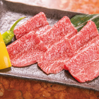 In pursuit of the highest quality, we offer custom-cut Kyushu Kuroge Wagyu beef.