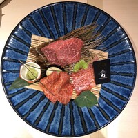 牛刺しと焼肉 仔虎 クリスロード店 - 