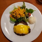 ダンデライオン - ハンバーグを鹿肉に変更しました。