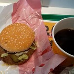 Makudonarudo - ビックマックジュニアとクーポンのホットコーヒー