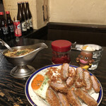 カレー屋アカマル - 豚ヒレカツカレーライス￥１３５０  目玉焼きトッピング￥１５０  炙りチーズトッピング￥１５０