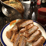カレー屋アカマル - 豚ヒレカツカレーライス￥１３５０  目玉焼きトッピング￥１５０  炙りチーズトッピング￥１５０
