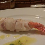 f - ぼたん海老になんかの魚を巻いた物　かなり美味い・・。