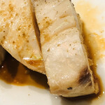 温石 - 脂の煌きが見えるでしょうか？