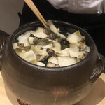 温石 - 炊き立て土鍋ご飯に鮑をトッピング