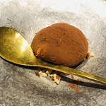 温石 - カカオパウダーを纏ったお餅