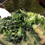 石川家 - ・ラーメン 750円
※固め、濃いめ、普通
・トッピング ほうれん草 150円