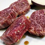 炭火焼肉ふじた - カイノミはこの厚切り。脂が甘く文句なし。