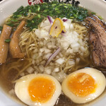 極煮干し本舗 - 淡麗煮干し塩ラーメン　大盛　960円  味付け玉子　120円