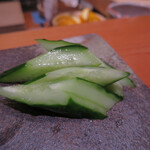 天寿し - 天寿しにはガリが無い　その代わりに誰も真似できない絶妙な胡瓜の塩漬けが出る　