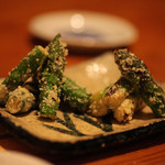 Kakurega Awai - アスパラガスのパルミジャーノ焼き