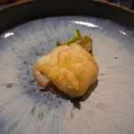 ル クーリュズ - メイタカレイの身と卵、菊芋のソース、ふきのとう