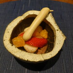 ル クーリュズ - チョコババロア、あらい農園の苺とデコポン