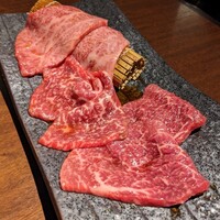 炭火焼肉 ふちおか - トモサンカク、シンシン、カメノコ