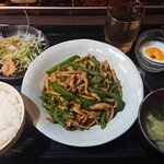 餃子酒場 - 青椒肉絲定食￥850-