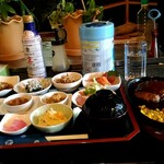 味有職 和香奈 - ハンバーグ定食850円。