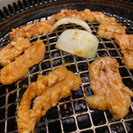 味都苑 - 左ミノ右がホルモン