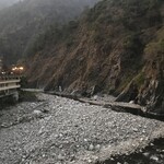 HOSHINOYA Guguan - 谷關温泉街を流れる川