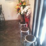 烈志笑魚油 麺香房 三く - 店内・待ち席の一例