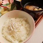 庄庵 - しらすご飯、味噌汁