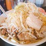 踊ろうサンダーバード - 食べ応えのある角切りの豚バラ肉塊がゴロゴロ入ってます(^^)