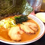 餃子楼おとど餃子食堂 - おとど流 家系 830円