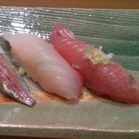 鮨 石島 - 鮪・カンパチ・鯵です。