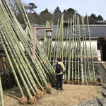 東大寺絵馬堂茶屋 - お水取りの松明の準備