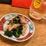 お酒と中華 おいる - ・お通し セセリと菜の花の辛子和え