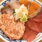 Isomaru Suisan - 磯丸4色丼