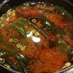 玉寿司 - 玉寿司 ＠北葛西 ランチ 海鮮丼 に付くワカメの赤出汁