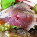 トラットリア・アルベロ - 鰹の炙りマリネ。臭みがなく驚き