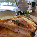 アフタヌーンティー・ティールーム - 周りはカリカリ、チキンはしっとり。