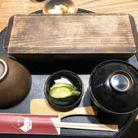 うなぎ 四代目 菊川 グローバルゲート店 - 蓋を開ける前。