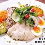 Garden salad with tender chicken ham and grains