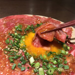 燻製 炭火焼 肉バル ミートピア - 燻製 炭火焼 肉バル ミートピア 六本木駅前店(東京都港区六本木)黒毛和牛の極上ユッケ 2,080円