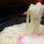 Tsukemen Udon Gotou - うどん麺は平打ちではなく、丸く細いです。 コシがあって、ツルツル滑らか。