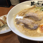 黒毛牛骨ラーメン 牛次郎 - 