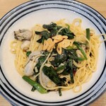 ハシヤ - カキとほうれん草のＰｅＰｅロンチーニを全景