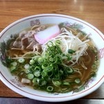 孝ちゃん食堂 - お肉が美味しい中華そば