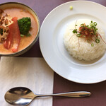 MAPLE CAFE  - 「茨城県産豚とカブのタイ風レッドカレー」(前菜とサラダ盛り合わせプレート・ドリンク付き)@1430(税込)