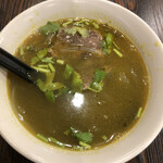 上海大王生煎 - 牛カレースープ